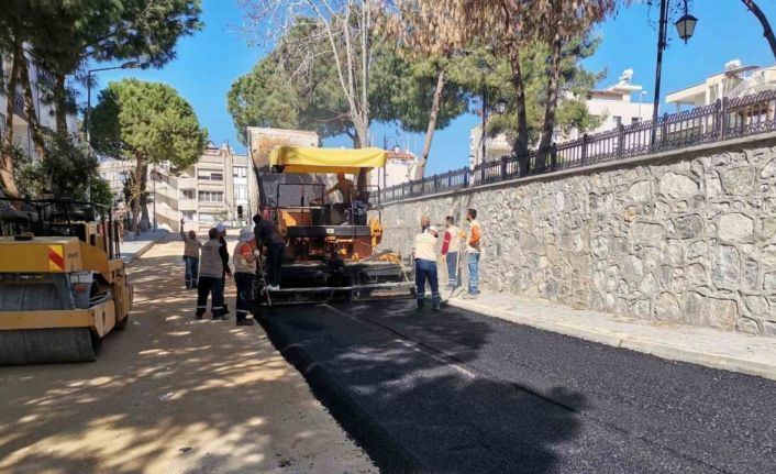 Kuşadası’nda yol çalışmaları devam ediyor