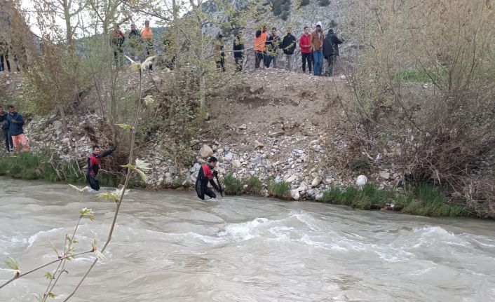 Malatya’da çaya düşen 8 yaşındaki kız hayatını kaybetti