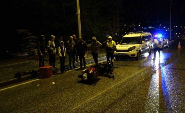 Malatya’da hafif ticari araç motokuryeye çarpıp kaçtı: 2 yaralı