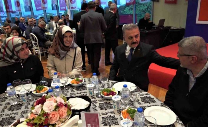 MHP Bursa’daki depremzedelerle iftar sofrasında buluştu