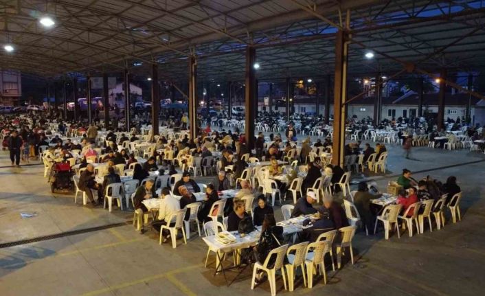 Nazilli’de son iftar programı Turan Mahallesi’nde gerçekleştirildi