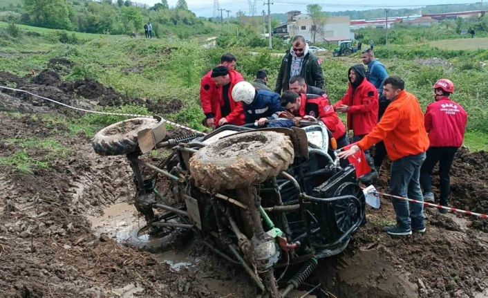 Off-road festivalinde araçlar parkura dayanamayınca devrildi