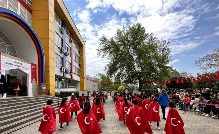 Özel Başak Koleji’nde öğrencilerin gösterisi takdir topladı