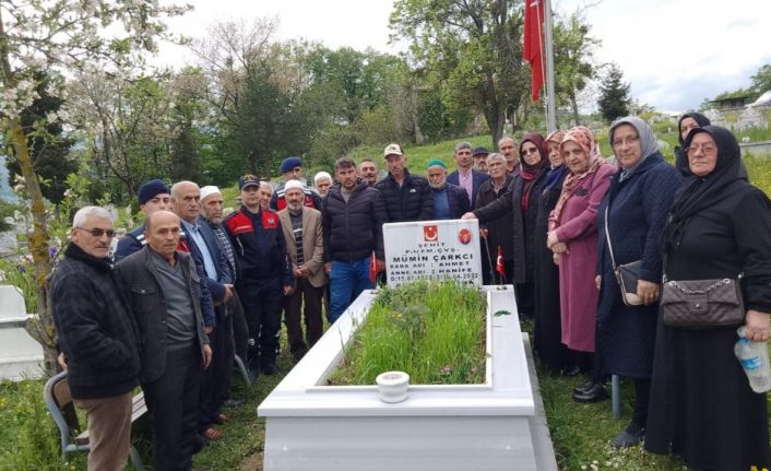 Şehit piyade uzman çavuş kabri başında anıldı