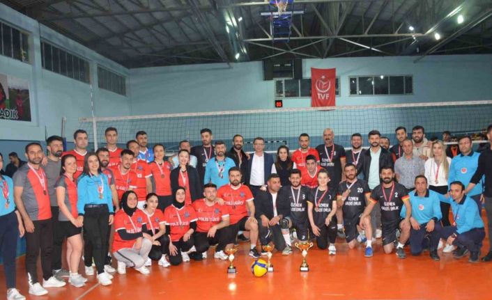 Silopi’de kurumlar arası voleybol turnuvası