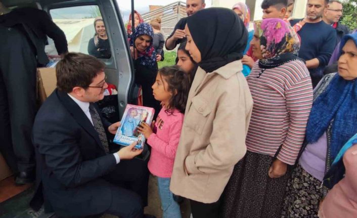 Tunceli’de vatandaşlardan, depremzede çocuklar için düzenlenen oyuncak kampanyasına destek