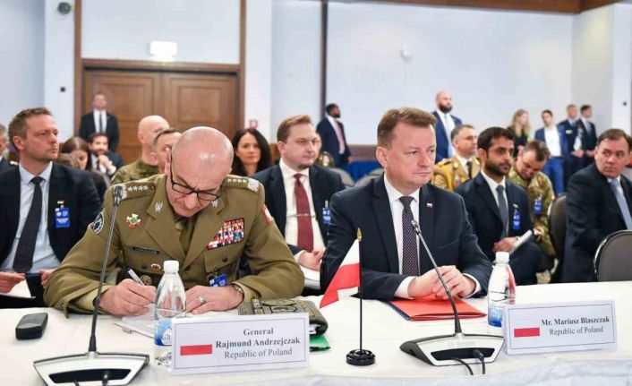 Ukrayna’ya verilen Leopard 2 tankları Polonya’da onarılacak