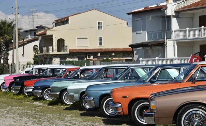 Urla’da ’klasik otomobiller’ göz kamaştırdı