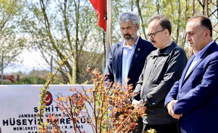 Vali Kızılkaya, Elbistanlı şehidi mezarı başında dualarla andı