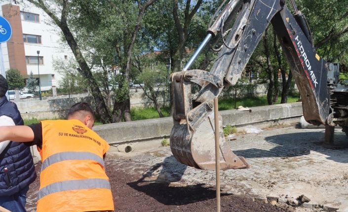 Yalova Belediyesi Aydoğan Caddesi’nde altyapıyı yeniliyor