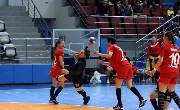 Yenimahalle play-off’a İzmir galibiyeti ile başladı