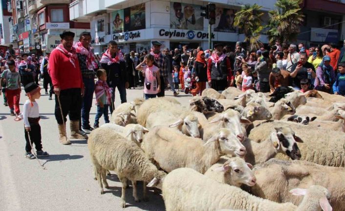 Yörük göçü korteji gerçekleştirildi