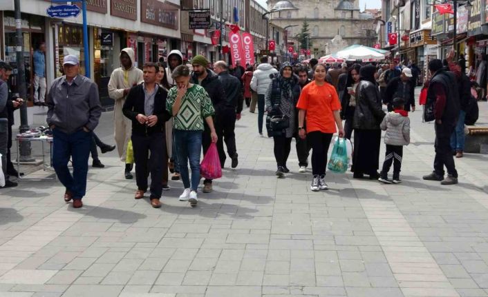 Yozgat’ta çarşı ve pazarda bayram yoğunluğu yaşanıyor
