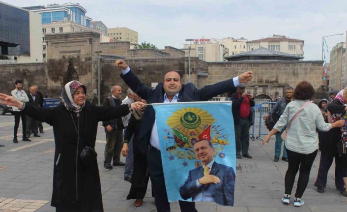 Adak adadı, sözünü tuttu