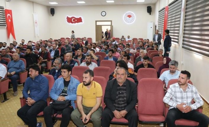 Adana’da canlı hayvan satıcılarına eğitim verildi