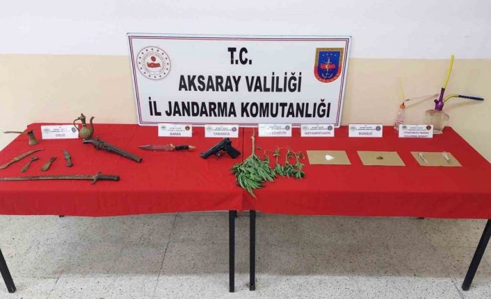 Aksaray jandarmasından uyuşturucu tacirlerine darbe: 2 tutuklama