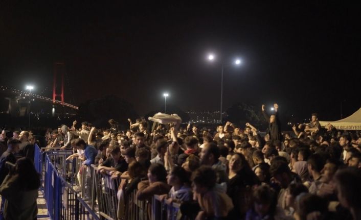 Altınova Gençlik Festivali’nde Tefo-Sefo ve Dilan Tatlıses, gençleri coşturdu