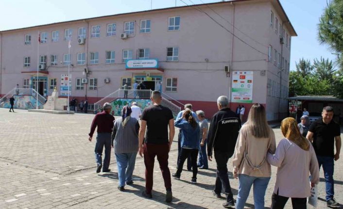 Aydın’da oy kullanma işlemi başladı