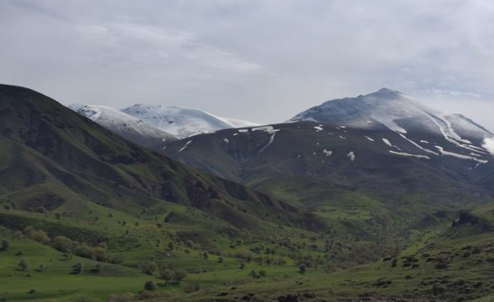 Bağır Paşa Dağı’na kar yağdı