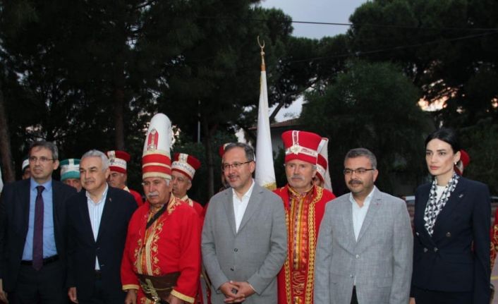 Bakan Kasapoğlu Aydın’da mehteran takımı ile karşıladı