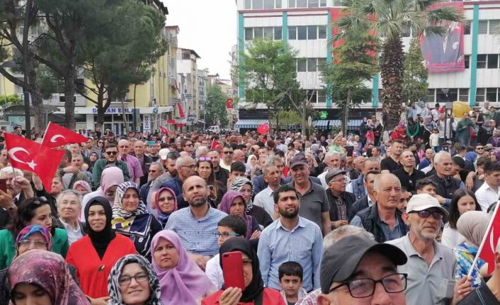 Bakan Kasapoğlu’ndan Togg’la Manisa’da ilçe turu