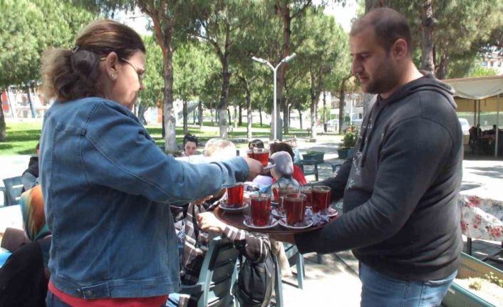 Balıkesir’de Çölyaklılar geleneksel kahvaltıda bir araya geldi