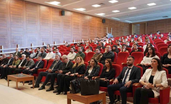 BARÜ’deki sempozyumda “Türkiye Yüzyılında Üniversite Gençliği” konuşuldu