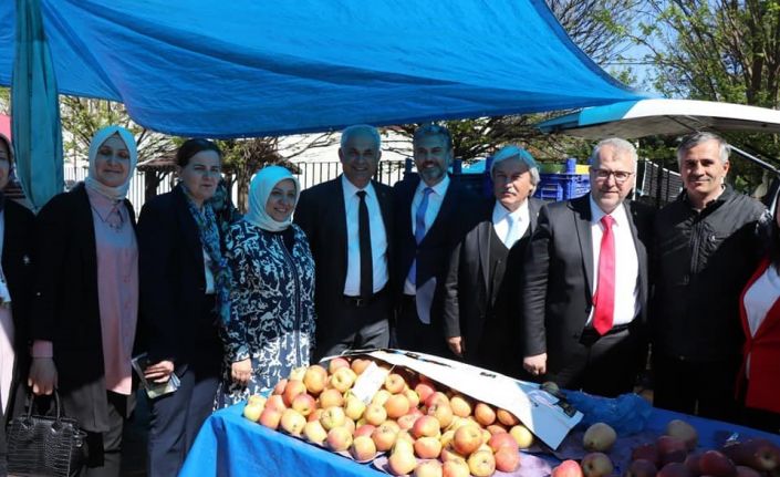 Başkan Suer, ilçe pazarında esnafın sorunlarını dinledi