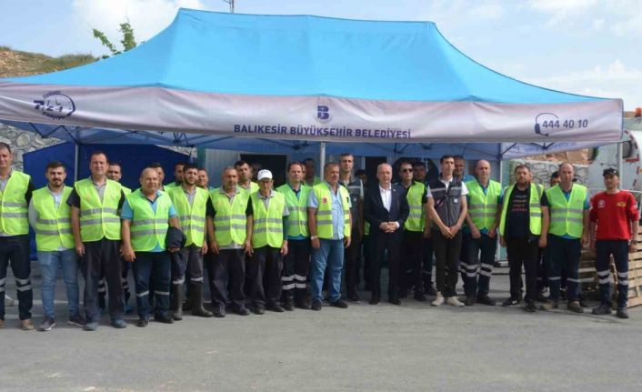 Deprem bölgesine Balıkesir imzası