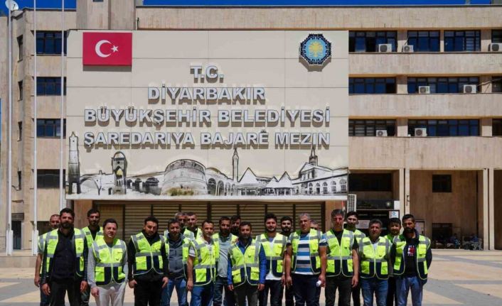 Diyarbakır Büyükşehir Beleyesinin Hatay’da destek verdiği çalışmaları sürüyor