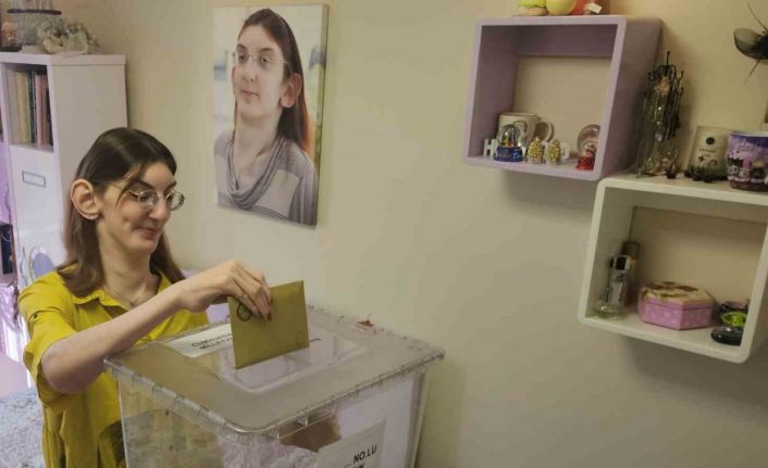 "Dünyanın en uzun boylu kadını" oyunu evinde kullandı