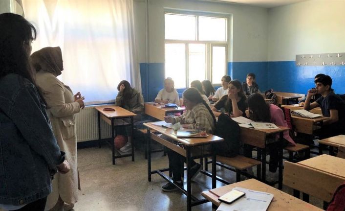 Eğitmenler bilgievlerini MEB’e bağlı okullarda tanıttı