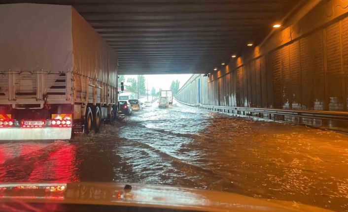 Eskişehir yağmura teslim oldu