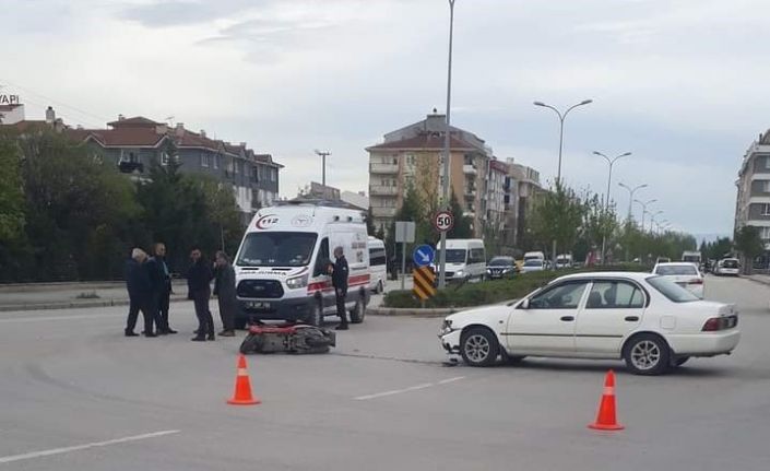 Eskişehir’de motosikletli kurye ile otomobil çarpıştı, 1 yaralı