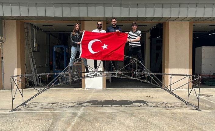 ETÜ’lü Öğrenciler TRT Erzurum Radyosuna konuk oldu