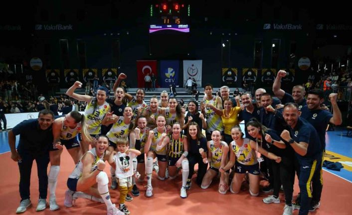 Fenerbahçe Opet finalde