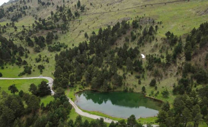 Gençler 19 Mayıs’ı Altınpınar Gölünde kutladı