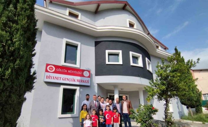 Gölcük Diyanet Gençlik Merkezi hizmete girdi