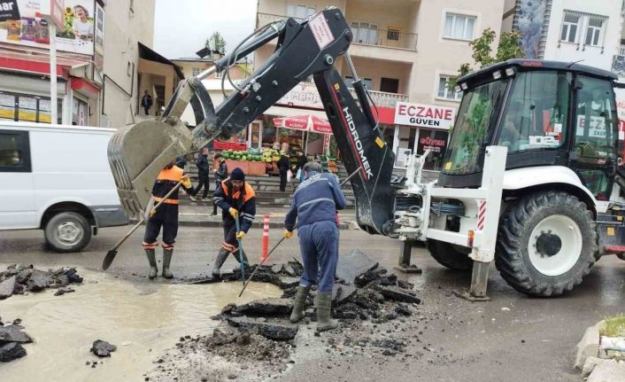 Hakkari belediyesinde yağmur mesaisi