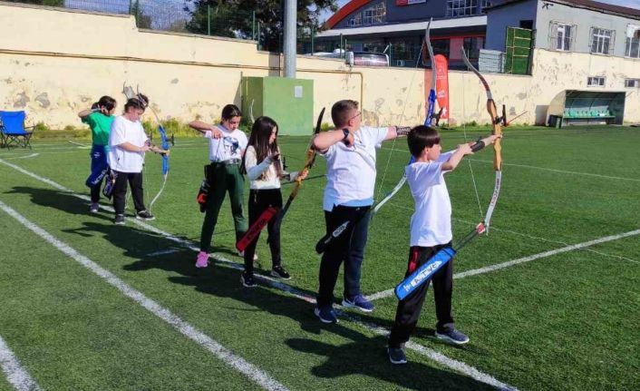 İlk yarışmalarından 9 madalya ile döndüler