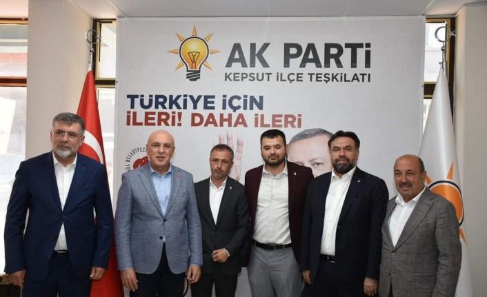 İYİ Parti’den istifa eden belediye başkan adayı AK Parti’ye katıldı