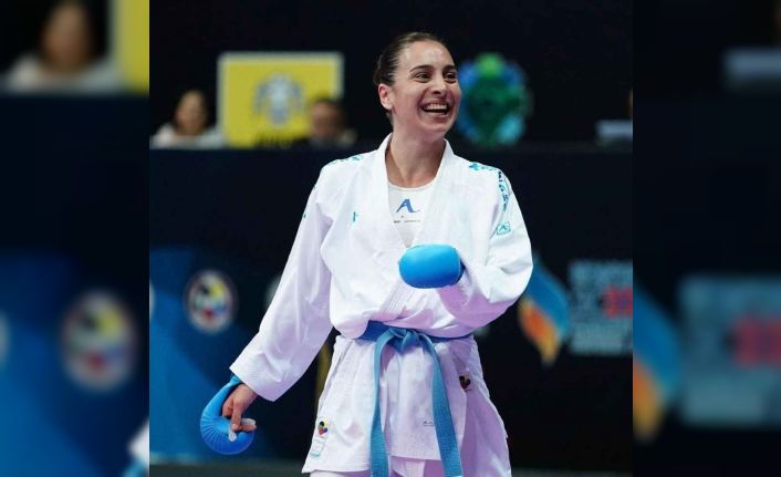 Kağıtsporlu Gülsen, Akdeniz Karate Şampiyonu oldu