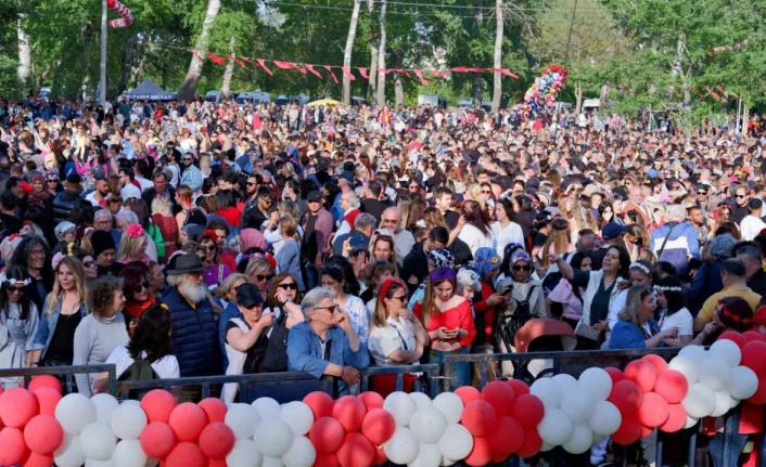 Kakava Hıdırellez Şenlikleri renkli görüntülerle başladı