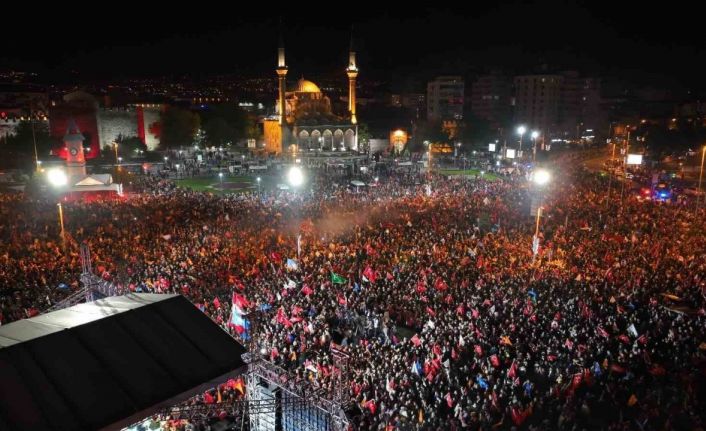 Kayseri’deki Erdoğan coşkusu havadan görüntülendi