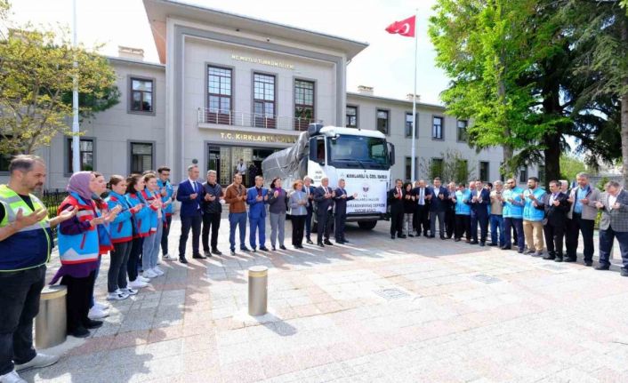 Kırklareli’nden deprem bölgesine yardımlar sürüyor