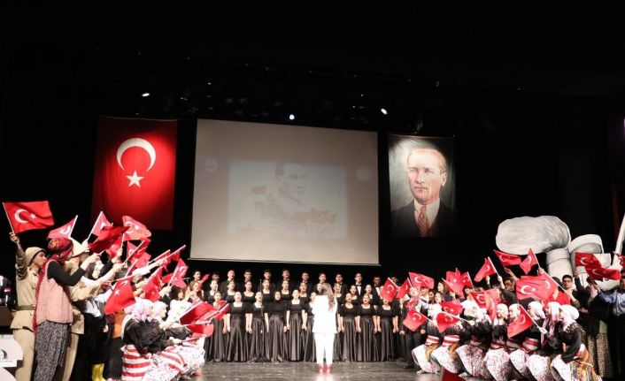 Kocaeli’de tarihi figürlerin de yer aldığı orotoryo gösterisi
