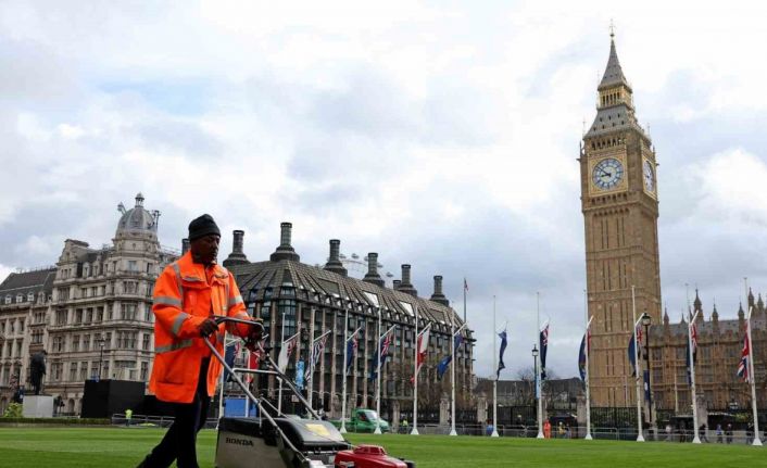 Londra’da taç giyme töreni için hazırlıklar tamamlandı