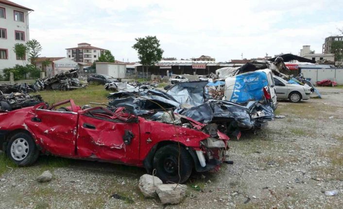 Malatya’da depremde 200 milyon TL değerindeki 245 araç hurdaya döndü