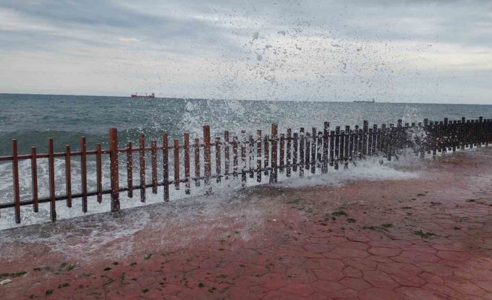 Marmara Denizi ulaşımına poyraz engeli