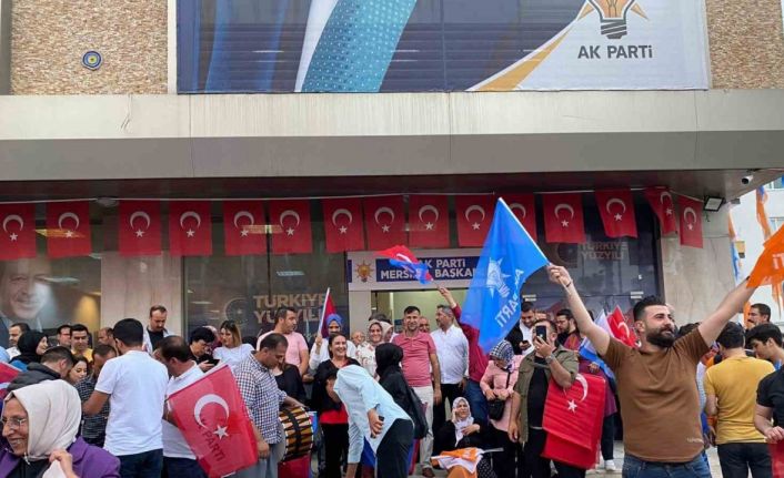 Mersin’de kutlamalar başladı